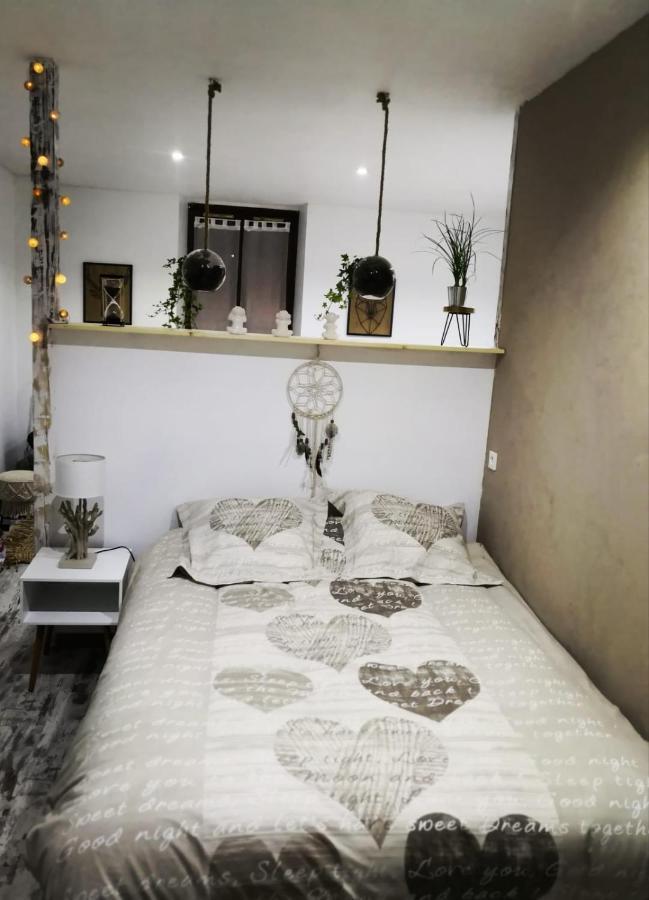 Studio Zen Et Cosy, Neuf En Pleine Ville Saint-Claude Exterior photo