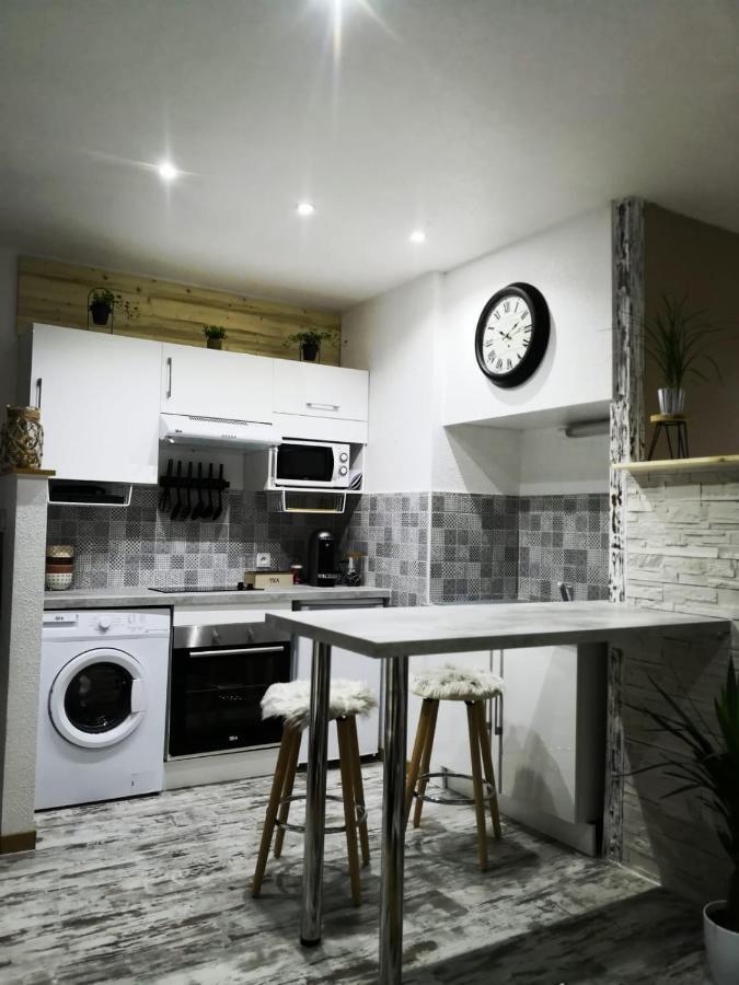 Studio Zen Et Cosy, Neuf En Pleine Ville Saint-Claude Exterior photo